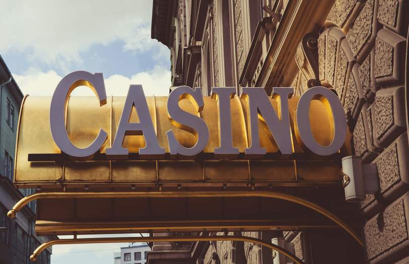 Cashback Bonuses vs. Free Spins: Which Casino Reward is Right for You?